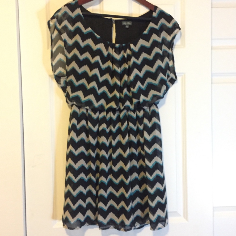 Casual Scoop Neck Chevron Dress
